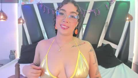 Snapshot of antonellepiercee chatting on 07-16-26, 11:16 A N T O N E L L E online show from 07-16-26, 11:16