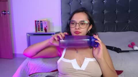 Snapshot of antonia_franco chatting on 07-14-26, 03:51 Antonia online show from 07-14-26, 03:51