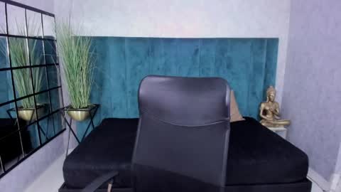 A N T O N I A online show from 04-18-26, 11:58
