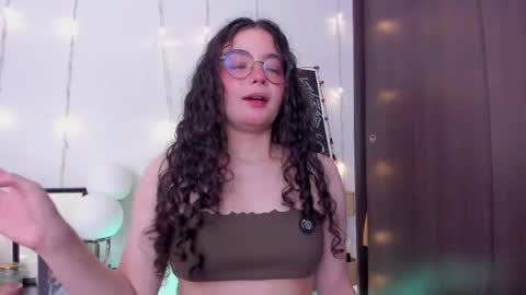 Snapshot of antoniart_ chatting on 10-30-25, 02:13 Antonia online show from 10-30-25, 02:13