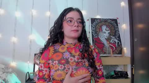 Snapshot of antoniart_ chatting on 12-21-25, 02:30 Antonia online show from 12-21-25, 02:30