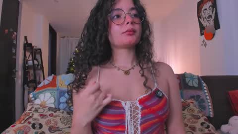 Snapshot of antoniart_ chatting on 01-07-26, 04:48 Antonia online show from 01-07-26, 04:48