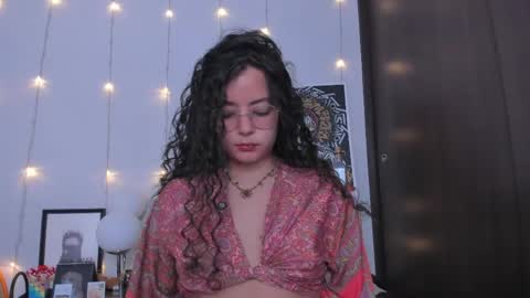 Snapshot of antoniart_ chatting on 06-05-26, 02:29 Antonia online show from 06-05-26, 02:29