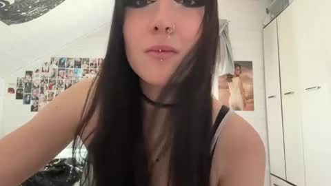 Snapshot of antoninadimartino chatting on 06-09-26, 08:26 Claire online show from 06-09-26, 08:26