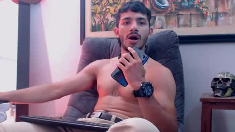 Snapshot of antoniocuervo chatting on 12-18-24, 03:55 Hadez online show from 12-18-24, 03:55