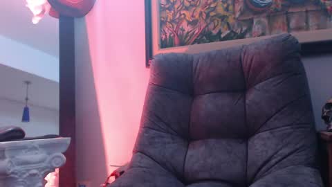 Snapshot of antoniocuervo chatting on 01-03-25, 12:30 Hadez online show from 01-03-25, 12:30