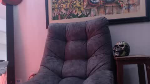 Snapshot of antoniocuervo chatting on 01-04-25, 02:25 Hadez online show from 01-04-25, 02:25