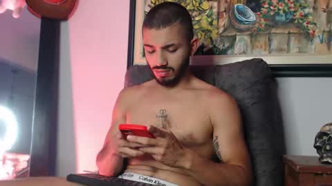 Snapshot of antoniocuervo chatting on 01-13-25, 10:24 Hadez online show from 01-13-25, 10:24