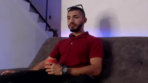 Snapshot of antoniocuervo chatting on 01-16-25, 01:25 Hadez online show from 01-16-25, 01:25