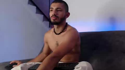 Snapshot of antoniocuervo chatting on 01-17-25, 05:30 Hadez online show from 01-17-25, 05:30