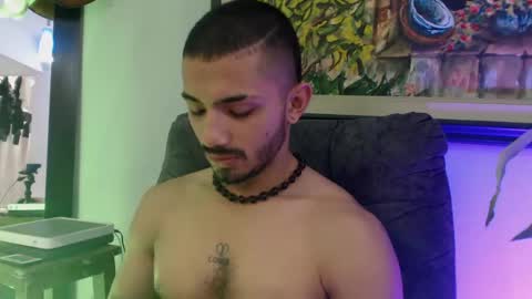 Snapshot of antoniocuervo chatting on 02-08-25, 01:22 Hadez online show from 02-08-25, 01:22