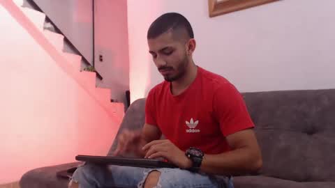 Snapshot of antoniocuervo chatting on 02-11-25, 04:46 Hadez online show from 02-11-25, 04:46