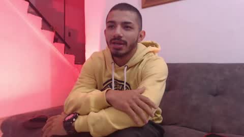 Snapshot of antoniocuervo chatting on 02-14-25, 10:38 Hadez online show from 02-14-25, 10:38