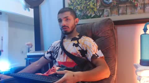 Snapshot of antoniocuervo chatting on 02-20-25, 12:15 Hadez online show from 02-20-25, 12:15