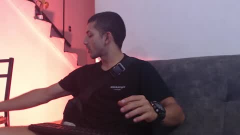 Snapshot of antoniocuervo chatting on 02-28-25, 12:09 Hadez online show from 02-28-25, 12:09