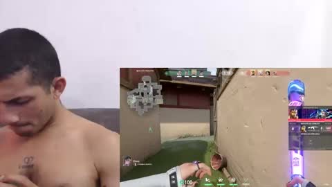 Snapshot of antoniocuervo chatting on 03-01-25, 01:11 Hadez online show from 03-01-25, 01:11