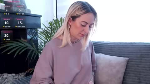 Snapshot of anttoniia chatting on 10-08-25, 04:37 Antonia online show from 10-08-25, 04:37