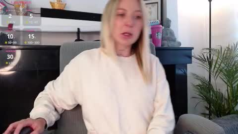 Snapshot of anttoniia chatting on 11-12-25, 08:30 Antonia online show from 11-12-25, 08:30