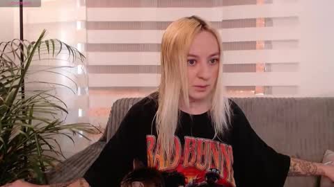 Snapshot of anttoniia chatting on 03-16-26, 01:04 Antonia online show from 03-16-26, 01:04