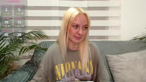 Snapshot of anttoniia chatting on 03-26-26, 01:33 Antonia online show from 03-26-26, 01:33