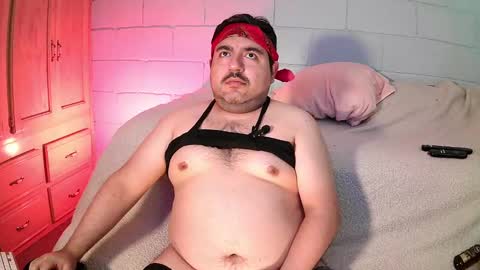 Snapshot of anuarfox chatting on 09-26-25, 09:57 AnuarFox online show from 09-26-25, 09:57