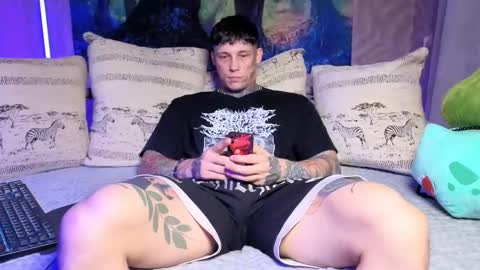 Tom online show from 11-19-25, 06:24