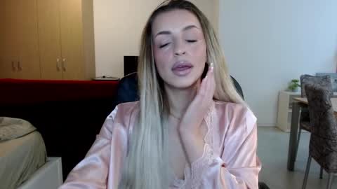 Anya online show from 05-18-26, 09:20