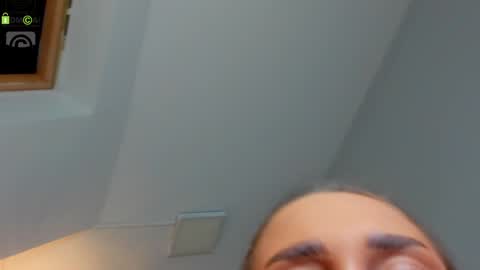 Snapshot of anyarayne chatting on 11-08-25, 01:22 Anya online show from 11-08-25, 01:22