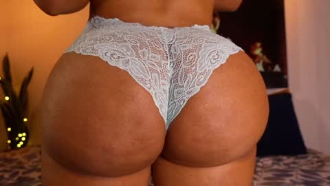 Dulce Maria online show from 01-06-25, 03:42