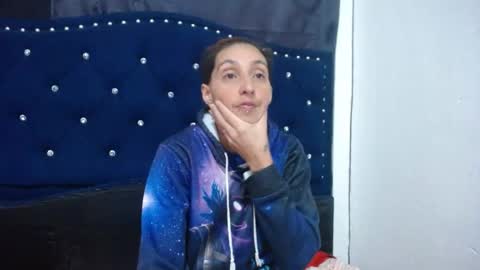 Snapshot of anyu_1306 chatting on 12-19-24, 11:18 anyu online show from 12-19-24, 11:18