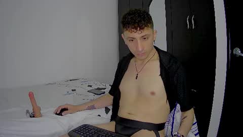 Snapshot of aogut17 chatting on 07-09-26, 01:42 aogut17 online show from 07-09-26, 01:42