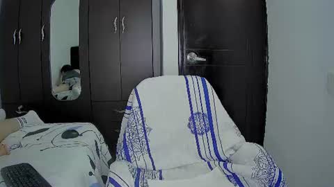 Snapshot of aogut17 chatting on 07-26-26, 06:04 aogut17 online show from 07-26-26, 06:04