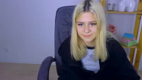 ApheliaStar online show from 10-27-25, 04:22