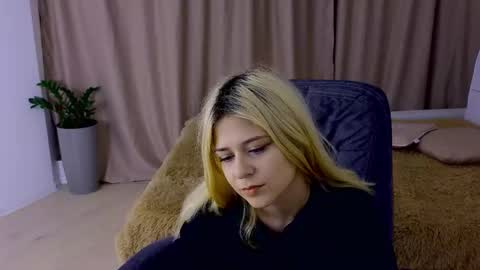 ApheliaStar online show from 11-29-25, 03:37