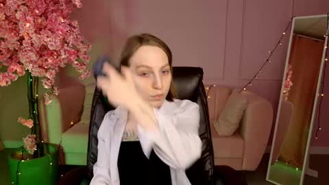 Snapshot of aphexqueen chatting on 03-10-25, 09:10 APHEX QUEEN online show from 03-10-25, 09:10