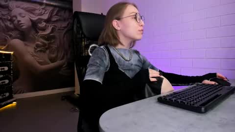 APHEX QUEEN online show from 11-09-25, 05:17