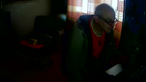 Snapshot of aphextwin72 chatting on 12-01-25, 07:35 aphextwin72 online show from 12-01-25, 07:35