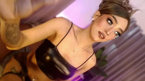 Snapshot of aphrodite_may chatting on 05-09-26, 06:57 kathryn online show from 05-09-26, 06:57
