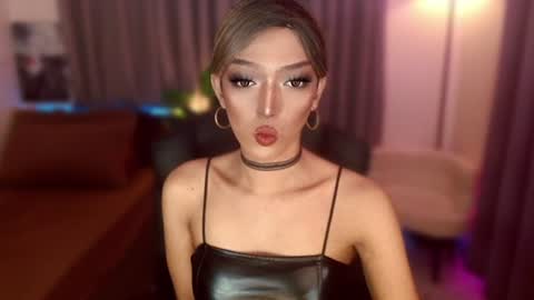 Snapshot of aphrodite_may chatting on 06-28-26, 11:55 kathryn online show from 06-28-26, 11:55