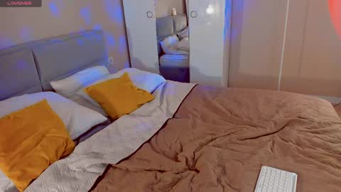 Aphrodite online show from 04-07-26, 02:12