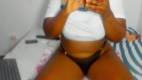 Snapshot of aphrodites_ass chatting on 07-13-26, 08:28 Tati Colombian online show from 07-13-26, 08:28