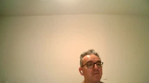 Snapshot of apixaba chatting on 02-16-25, 09:59 furry bear online show from 02-16-25, 09:59