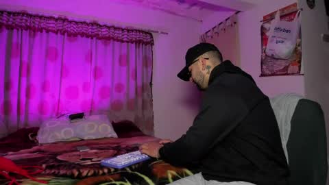 Lola  Apolo online show from 04-19-26, 05:18