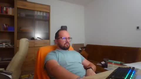 Snapshot of appleseby2 chatting on 12-04-24, 04:10 Seb online show from 12-04-24, 04:10