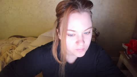 Snapshot of appleyummybuns chatting on 03-04-26, 02:17 appleyummybuns online show from 03-04-26, 02:17