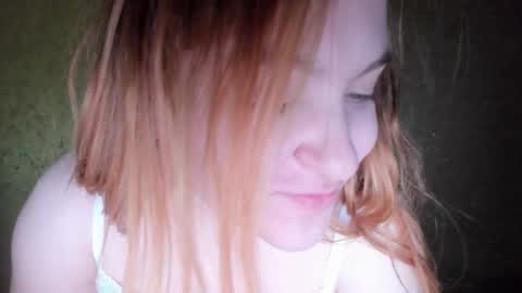 Snapshot of appleyummybuns chatting on 03-12-26, 06:19 appleyummybuns online show from 03-12-26, 06:19