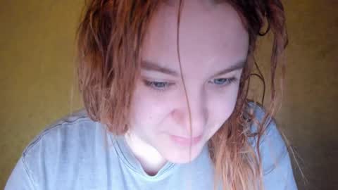 Snapshot of appleyummybuns chatting on 03-21-26, 05:34 appleyummybuns online show from 03-21-26, 05:34