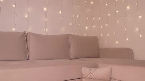 Snapshot of appr0ved_ chatting on 02-15-26, 03:31 REYNA next stream is 11h of Feb online show from 02-15-26, 03:31