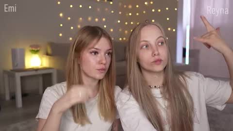 Snapshot of appr0ved_ chatting on 03-01-26, 02:52 REYNA next stream is 11h of Feb online show from 03-01-26, 02:52