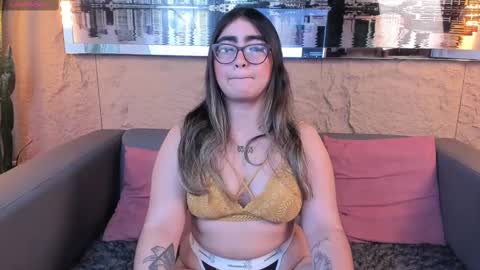 apprilfoxx online show from 09-30-25, 03:39